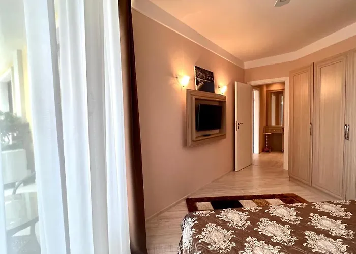 Bratanov Harmony Monte Carlo דירה סאני ביץ'